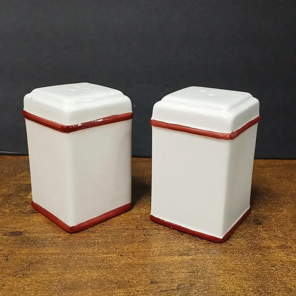 Farmhouse Salt & Pepper Shakers, Pig & Cow Farm Animal Decor